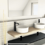 Badezimmer-Ausstattung: Rendering kreisrunde Aufsatzwaschbecken mit schwarzen Meta-Armaturen auf Waschtisch-Echtholzplatte mit natürlicher Holzkante, Elements-Ausstellung