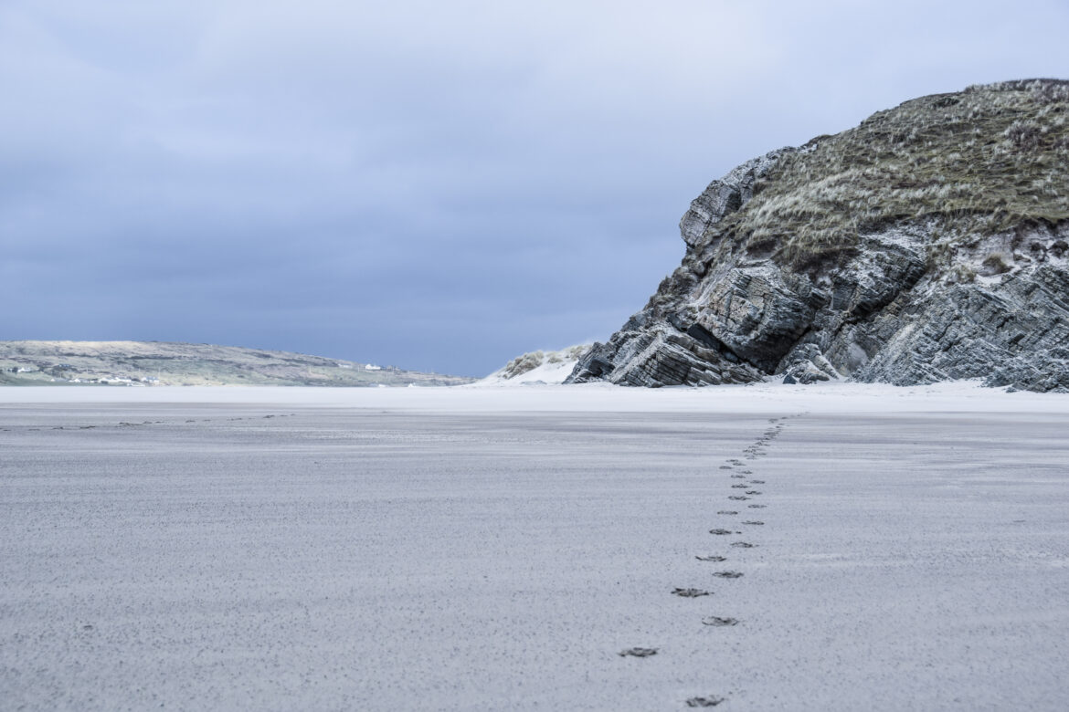 Day trip of County Donegal: Wild Atlantic Way and caves by the beach